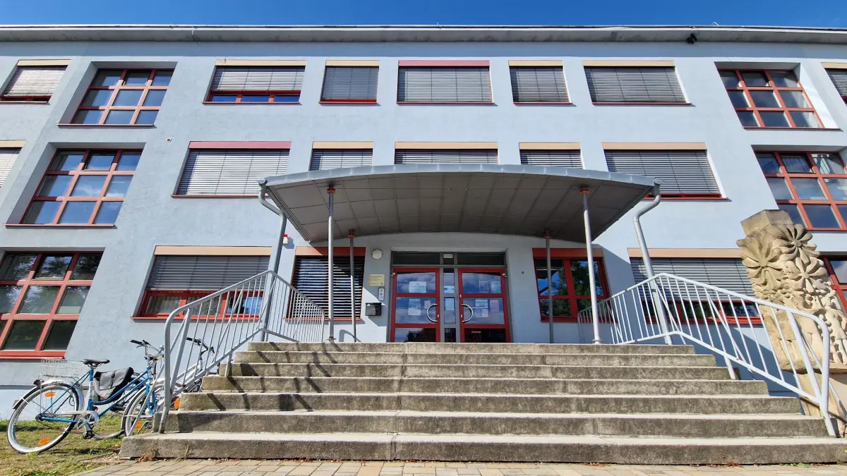 Die Bruno-Bürgel-Oberschule in Weißwasser.