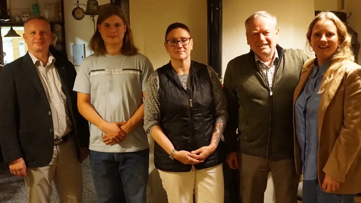 Zum Vorstand gehören Matthias Koj (Schatzmeister), Djure Lorenz (Beisitzer), Manja Keller-Felsch (Kreisvorsitzende), Joachim Pfützner (stellv. Kreisvorsitzender). Friederike Benda (Landesvorsitzende des BSW Brandenburg, von links) hat die Gründung des BSW Elbe-Elster begleitet..