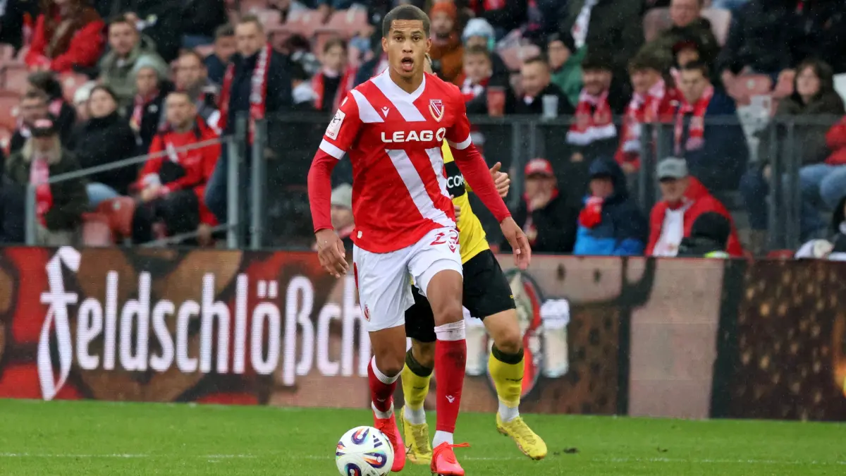 Fussball 3. Liga 2025/2026 FC Energie Cottbus - Alemannia Aachen: 23 Nyamekye Awortwie-Grant (Energie Cottbus)