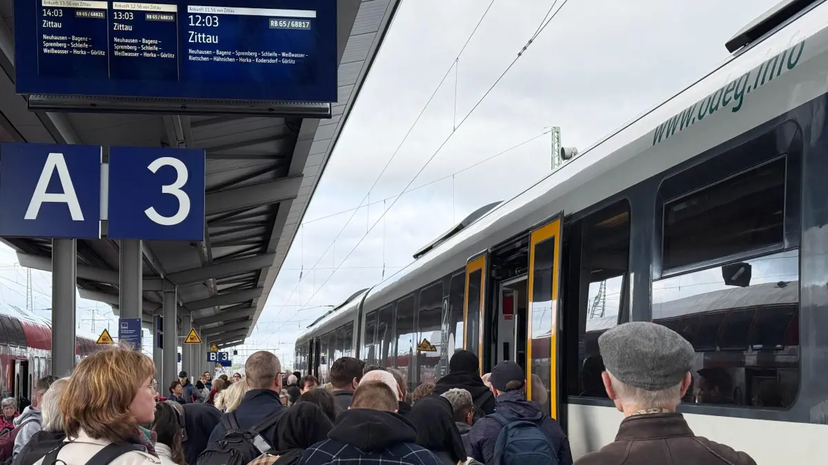 Symbolfoto Bahnhof Cot Okt 2025: Symbolfoto Hauptbahnhof Cottbus
RB65 Cottbus Hauptbahnhof nach Zittau
