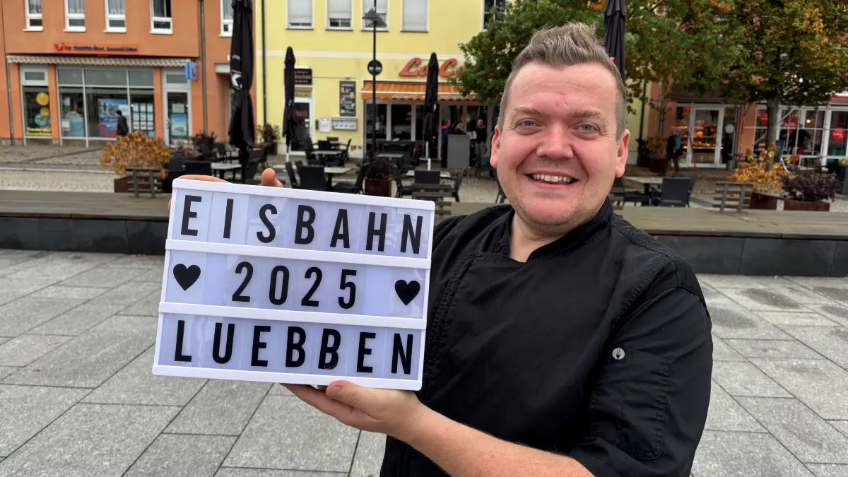 Andreas Biedenweg, Inhaber vom La Casa in Lübben, freut sich auf die neue Eisbahnsaison in Lübben.