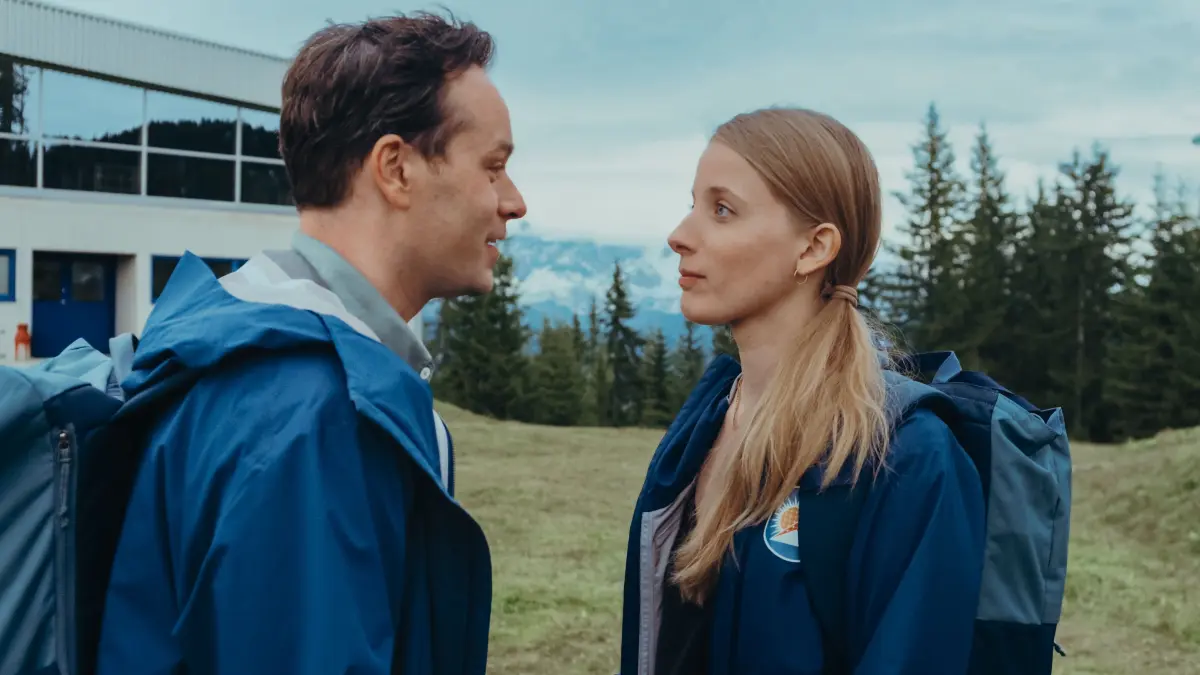 Lisa Gruber (Cindy Klink) und Basti Kraus (Florian Bartholomäi) haben beruflich und privat gemeinsame Zukunftspläne.