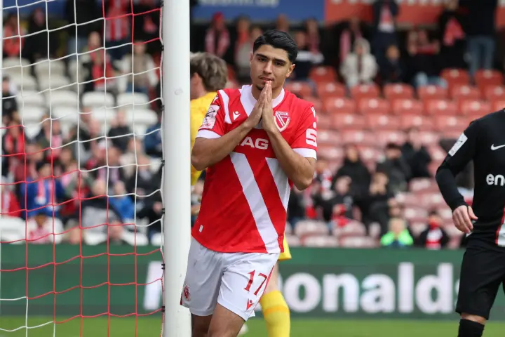 Wird Can Moustfa gegen Viktoria Köln zum Maskenmann?