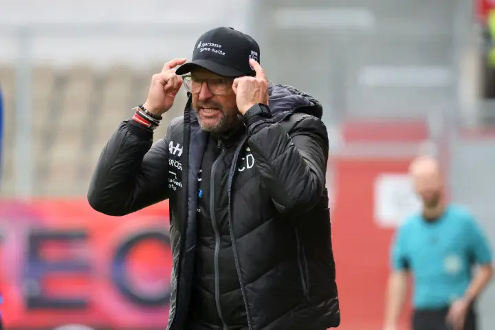 Wollitz kritisiert Landespolitik - „Peinlich, abartig, bodenlos“