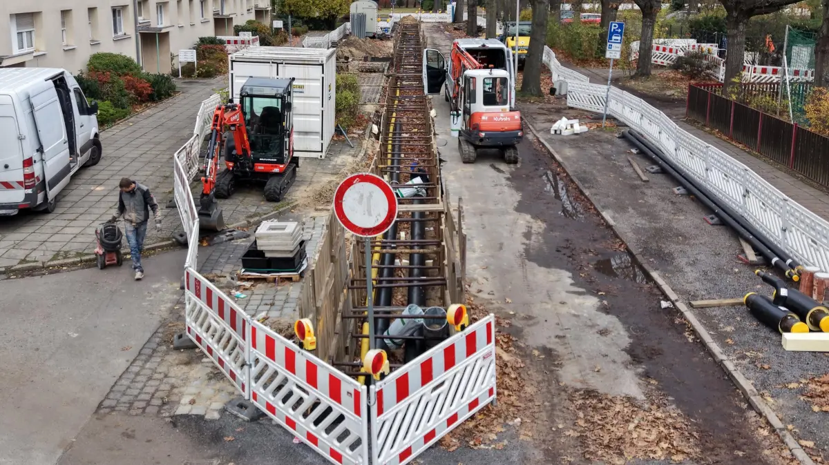 Baustelle Fernwärme Sielower Str: Baustelle Fernwärme in der Sielower Strasse kurz vor dem Nordring.