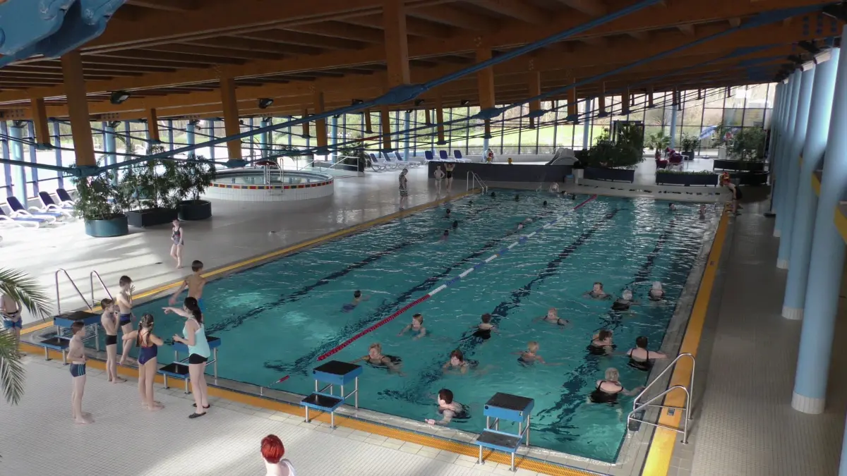 Das Freizeitbad in Lauchhammer-Mitte erfreut sich bei Jung und Alt großer Beliebtheit. Auch viele Senftenberger sind längst in die Einrichtung in der Kunstgussstadt ausgewichen.