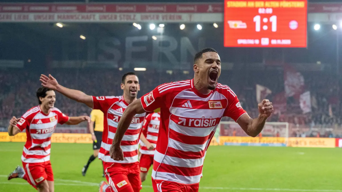 1.BL 1. FC Union - Bayern München 2025/26: Fußball, Herren, Saison 2025/2026, 1. Bundesliga (10. Spieltag), 1. FC Union Berlin - FC Bayern München, v. l.Diogo Leite (1. FC Union Berlin), Rani Khedira (1. FC Union Berlin), Danilho Doekhi (1. FC Union), Jubel nach Tor zum 2:1, 08.11.2025, Foto: Matthias Koch