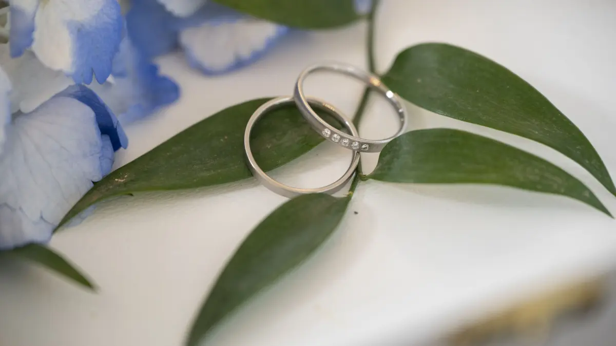 In Folge vier von "Hochzeit auf den ersten Blick" auf Sat.1 und Joyn treten Apotheker Martin aus Lübben und Sarah aus Nordrhein-Westfalen vor den Traualtar. Kommt es zum Ringtausch?