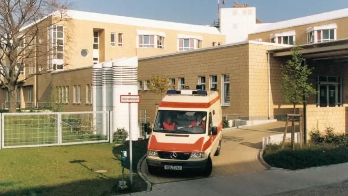 Die neue Liegendanfahrt in der Dorothea-Erxleben-Straße ist eines der Highlights des Anbaus aus den 2000er Jahren. Bis heute ist sie wichtiger Zugangspunkt zur Notaufnahme.