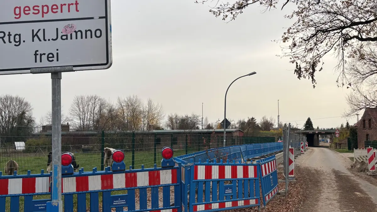 Seit einigen Monaten ist die Euloer Straße in Forst für den Verkehr gesperrt. Und das bleibt auch so, bis die Bauarbeiten der Deutschen Bahn für eine neue Eisenbahnüberführung in diesem Bereich beginnen.