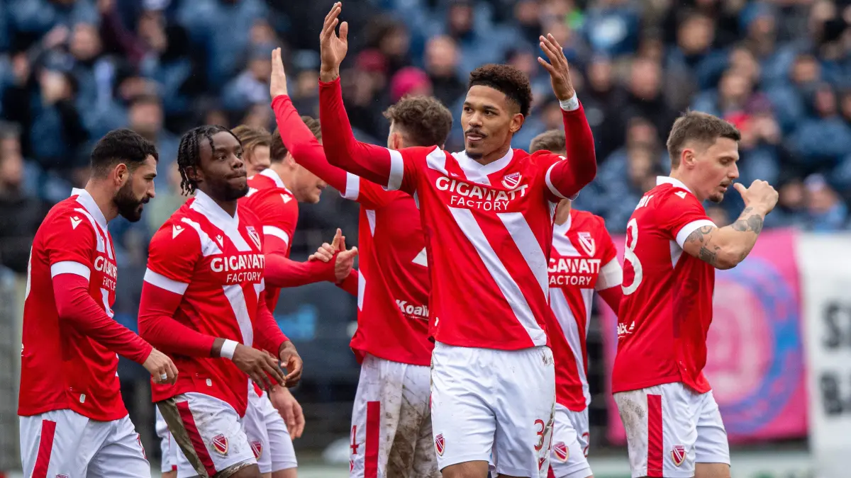 VF Landespokal Babelsberg 03 - Energie Cottbus 2025/26: Fussball, Herren, Saison 2025/2026, Landespokal Brandenburg (Viertelfinale), SV Babelsberg 03 - FC Energie Cottbus, Justin Butler (Energie Cottbus), Jubel nach Tor zum 2:4, 15.11. 2025, Foto: Sebastian Räppold / Matthias Koch