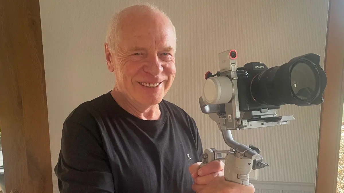 Manfred Hennig aus Maasdorf, Ortsteil der Stadt Bad Liebenwerda. Der Filmemacher hat den nächsten Clou gelandet. Wie er bundesweit für Aufsehen sorgte.