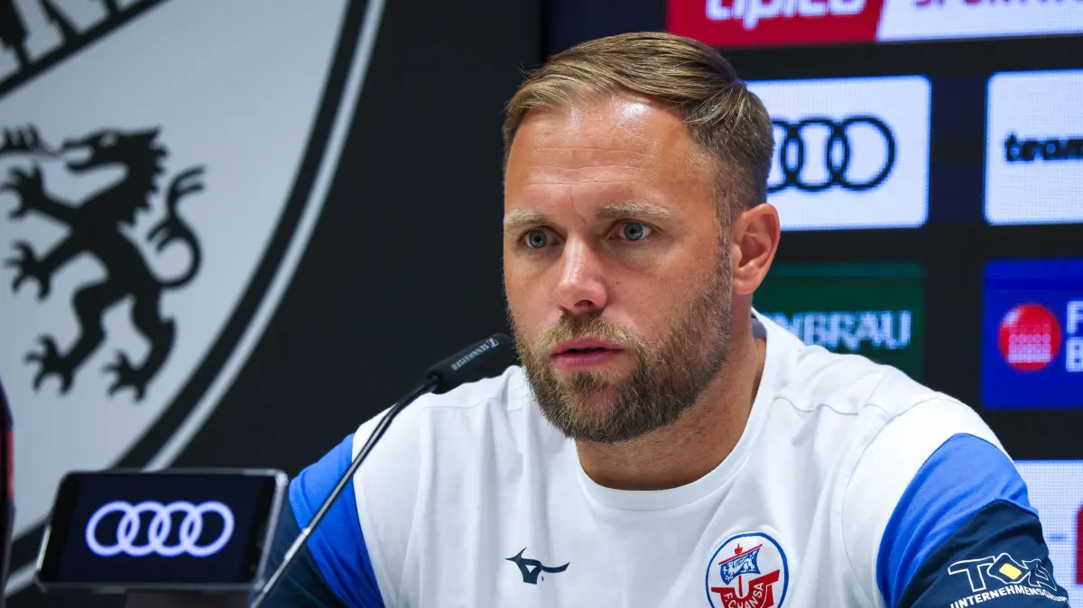 Trainer Daniel Brinkmann hat seinen Vertrag beim FC Hansa Rostock verlängert. Er hat mit den Ostseestädtern nach eigener Aussage "noch viel vor".