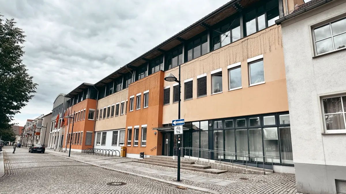 In diesem Räumen war früher eine Filliale der Post untergebracht. Nachdem diese schließen musste, sucht die Stadt Lübben jetzt neue Mieter.