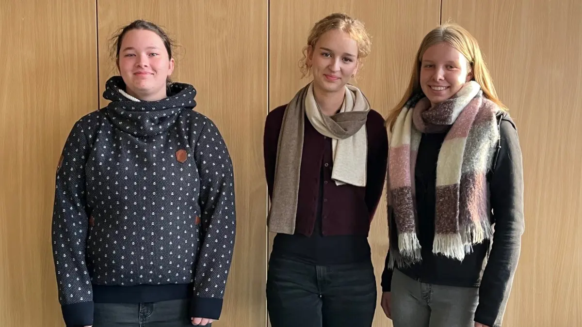 Annika Hauschild, Leni Hubert und Nele Gräfe (v. l.) reflektieren nach den Projekttagen, was sie aus der Geschichte und eigenen Erfahrungen gelernt haben.