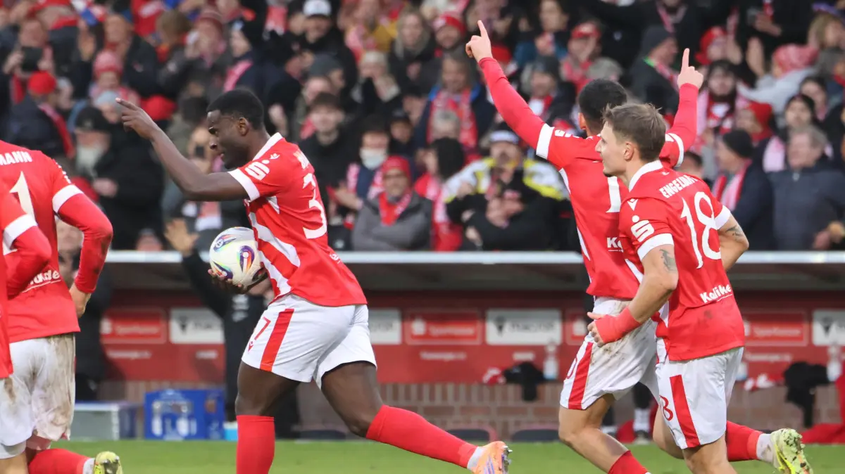 Fussball 3. Liga 2025/2026 FC Energie Cottbus - FC Viktoria Köln: Cottbuser Torjubel