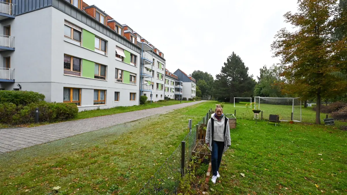 Zaun des Anstoßes: Weil das Landesjugendamt eine Trennung zwischen Jugendlichen und Menschen mit Behinderungen fordert, musste ein Zaun her. Die Höhe war egal. Die Pläne für die Außenanlage des ganz normalen Mehrfamilienhauses liegen seitdem auf Eis.