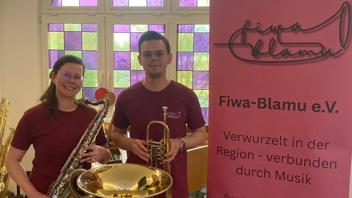Mit dem neuen Verein wollen Sandy Thomaß und Cornelius Pilz aus Finsterwalde, Blasmusik in der Region den Rücken stärken. 2026 haben sie bereits eine Veranstaltung in der Kulturweberei geplant, die nach mehreren Jahren nach Elbe-Elster zurückkehren soll.