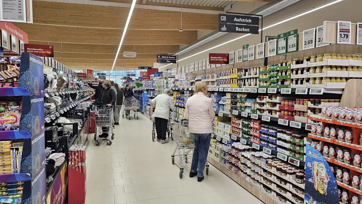 Der neue Lidl im Cottbuser Stadtteil Sandow hat am 11. Dezember 2025 eröffnet. Größer ist nicht nur das Warensortiment.
