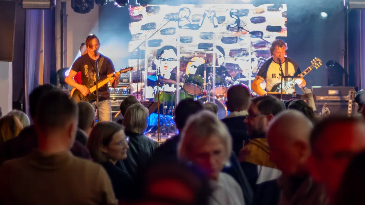 Nach dem Erfolg der Rocknacht im Jahr 2025 (her die Band mit Stecker aus Krauschwitz) soll es 2026 erneut eine Rocknacht mit Bands aus der Region geben - in der Hafenstube oder als Openair-Veranstaltung.