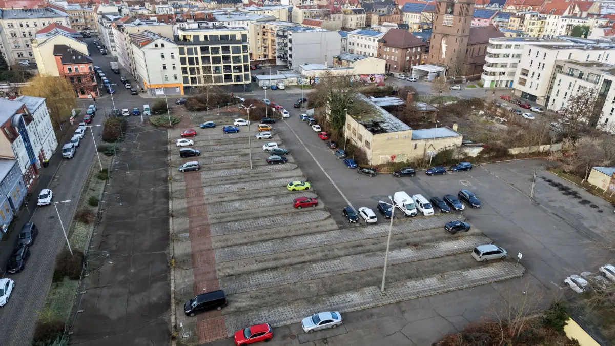 Luft Busbahnhof Marienstr Dez 2025: Luftaufnahme vom 16. Dezember 2025
Blick auf den alten Busbahnhof Marienstrasse - künftiges Bebauungsgebiet?