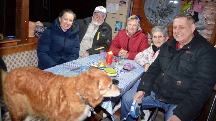 Weihnachten zwischen Trauer und Trotz in der Waldsiedlung