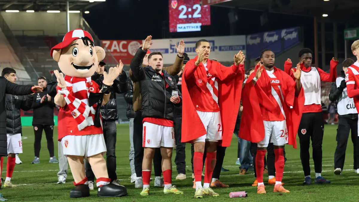 Fussball 3. Liga 2025/2026 FC Energie Cottbus - SSV Jahn Regensburg: Energie bedankt sich bei den Fans