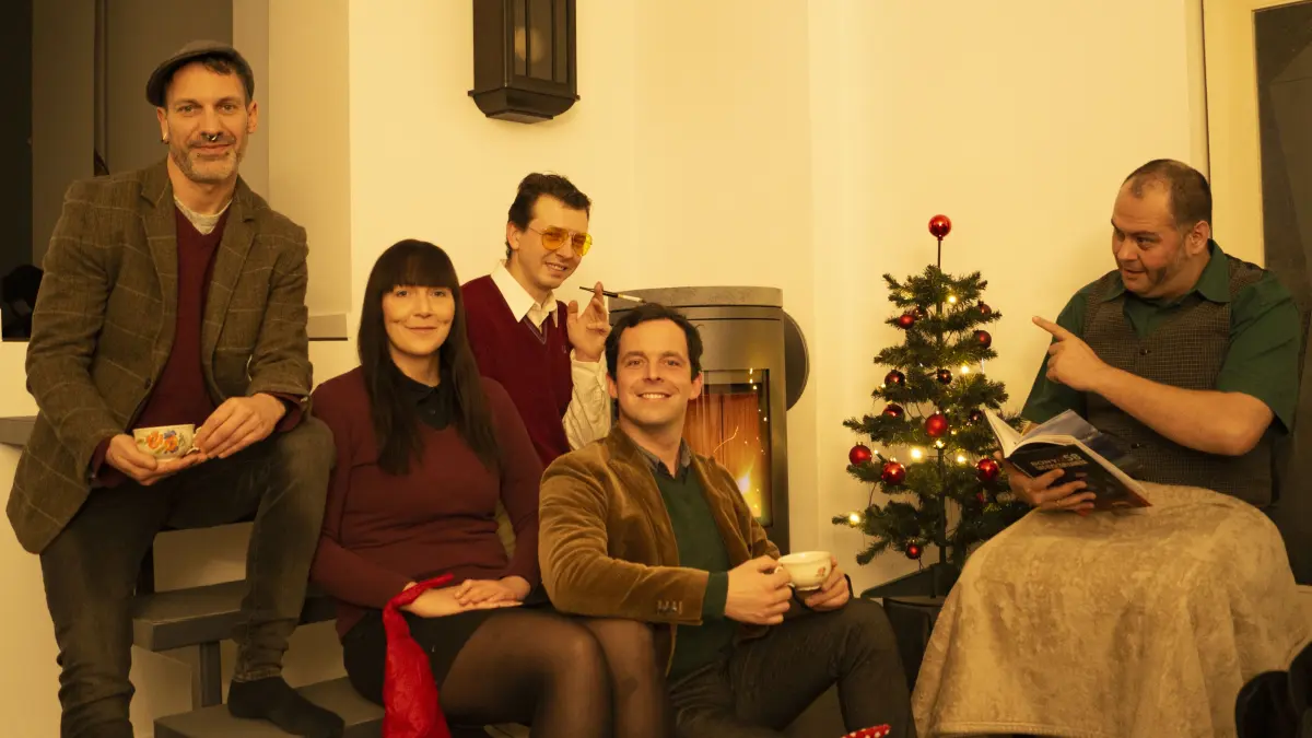 Die Punkband Lord James aus Cottbus geben bereits zum neuten Mal ein Weihnachtskonzert. Ein großes Zusammenkommen im Glad-House noch vor den Weihnachtsfeiertagen.