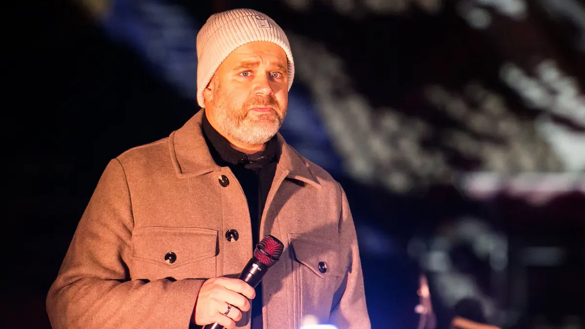 Weihnachtssingen - Die Lausitz singt mit Energie - 2025: Cottbus, Deutschland 21. Dezember 2025:
Weihnachtssingen - Die Lausitz singt mit Energie - 2025
Im Bild: Praesident Sebastian Lemke (Energie Cottbus)