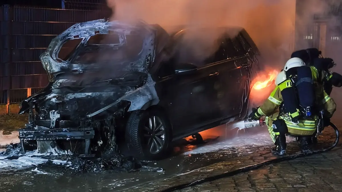 Auto brennt in Groß Gaglow
