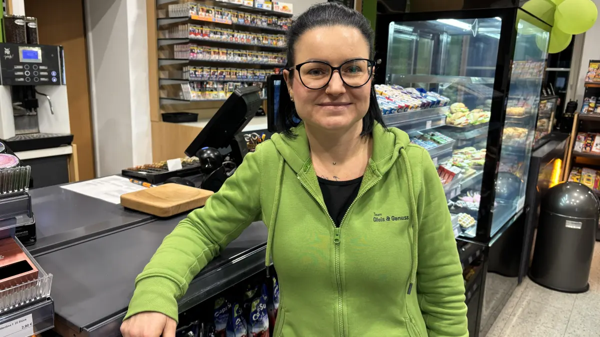 Sandra Badewitz vom Shop Gleis & Genuss am Bahnhof Lübben