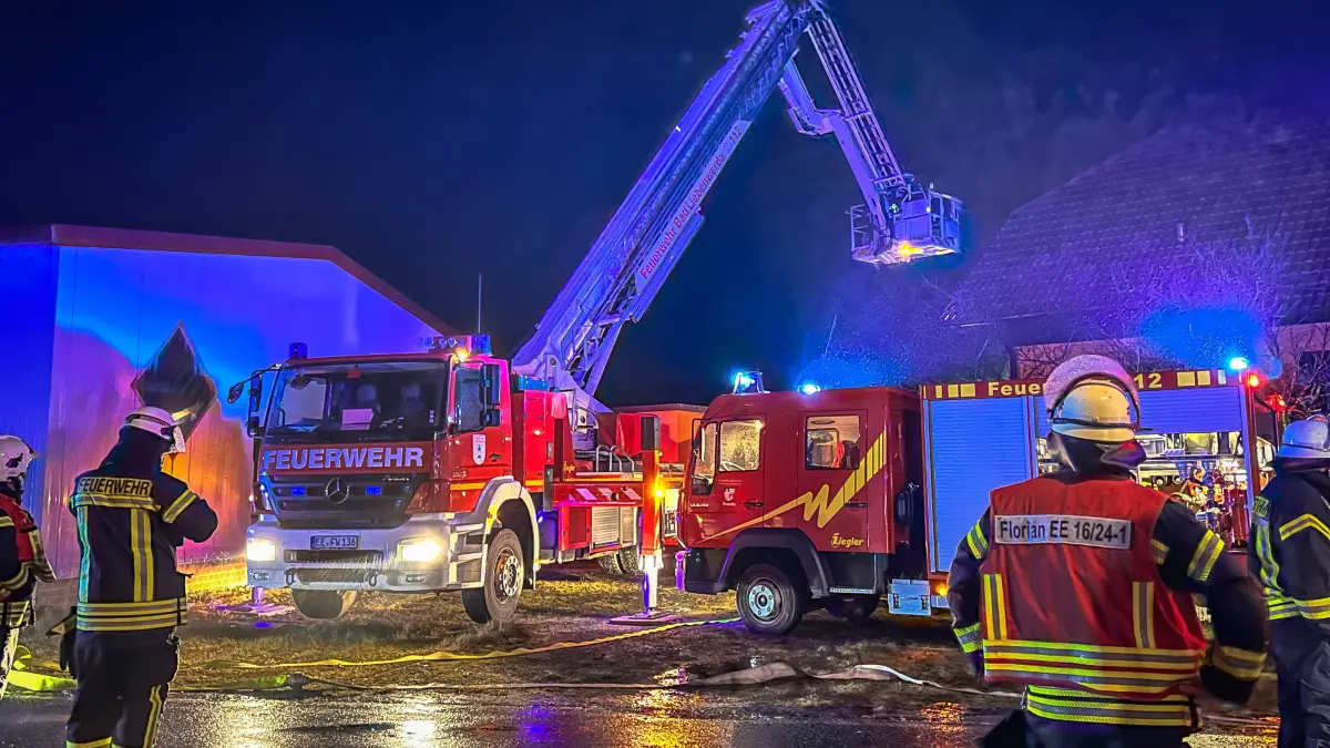 In Beutersitz brannte am Neujahrsmorgen ein Haus. Was Einsatz- und Rettungskräfte über weitere Einsätze in der Silvesternacht berichten.