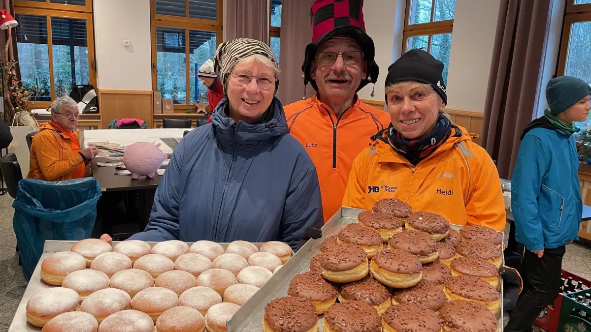 Sie waren schon im Jahr 2005 beim ersten Lauftreff in Bad Liebenwerda dabei und auch diesmal beim Neujahrslauf: Karin Seliger, Lutz Jentzsch und Heidi Lutze (von links).