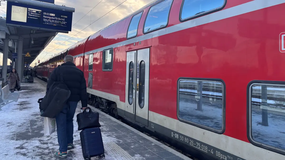 Schnee am Cottbuser Hauptbahnhof am 6. Januar 2025
