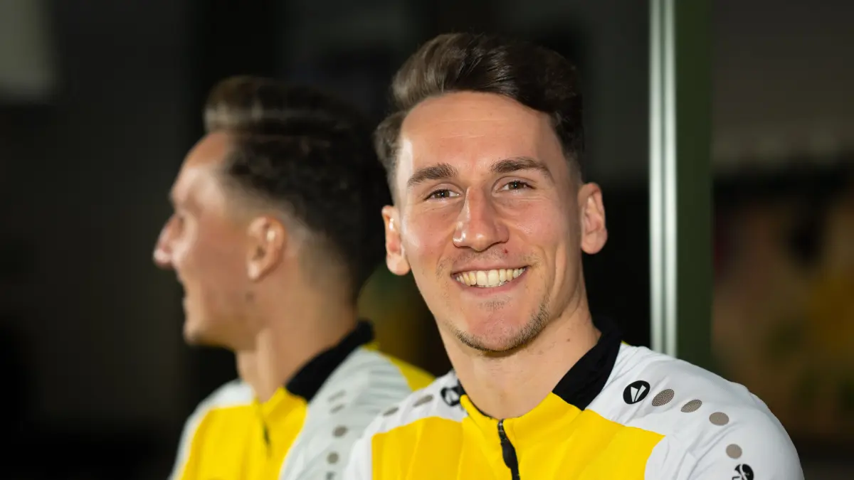 Konrad Faber lachend im Teamhotel "Fame Residence Lara & Spa",
SG Dynamo Dresden, Trainingslager in Lara / Türkei, Wintertrainingslager, Fußball, Fussball, 2. Bundesliga, Zweite Liga, Saison 2025/2026, Antalya, Mannschaftshotel, Hotel, Fame Residence, Trainingscamp, 09.01.2026,
Foto: Lutz Hentschel