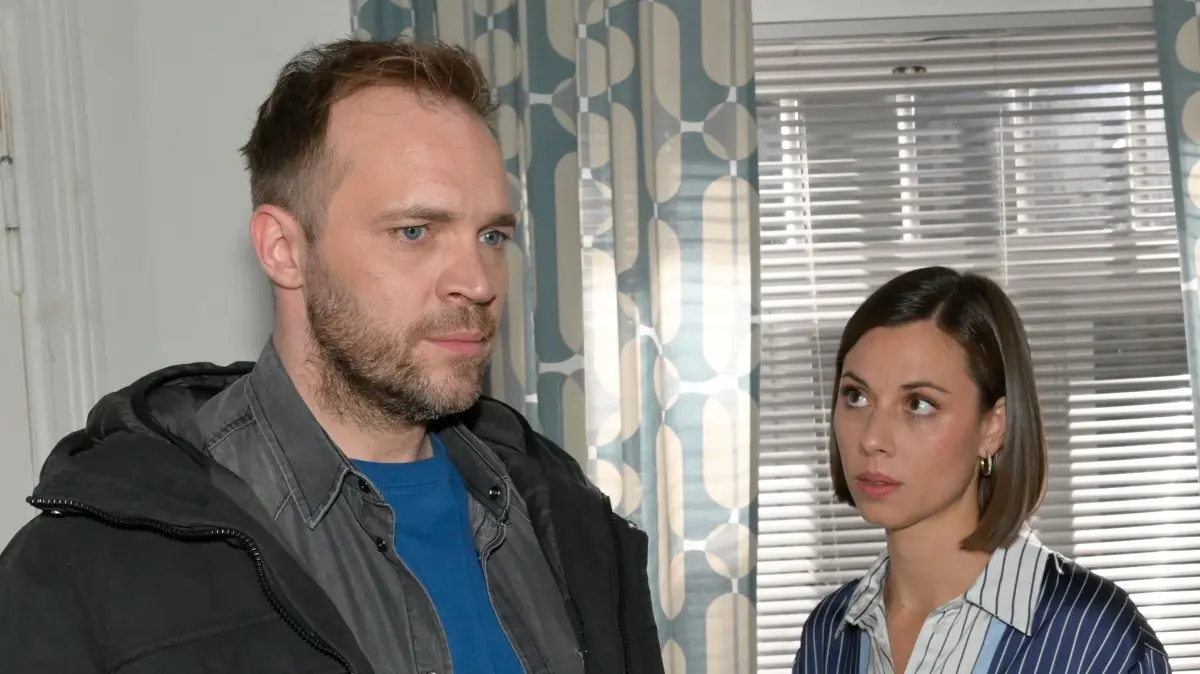 Erik (Patrick Heinrich) und Matilda (Anna-Katharina Fecher) genießen ihre Zweisamkeit.