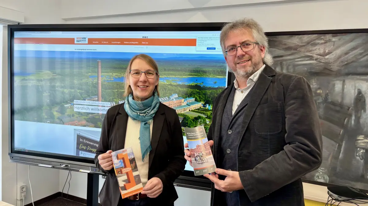Museumsleiterin Maria Schöne und Eventmanager Uwe Schulz freuen sich auf das neue Museumsjahr in der Energiefabrik Knappenrode. Viele Höhepunkte sind vorbereitet.