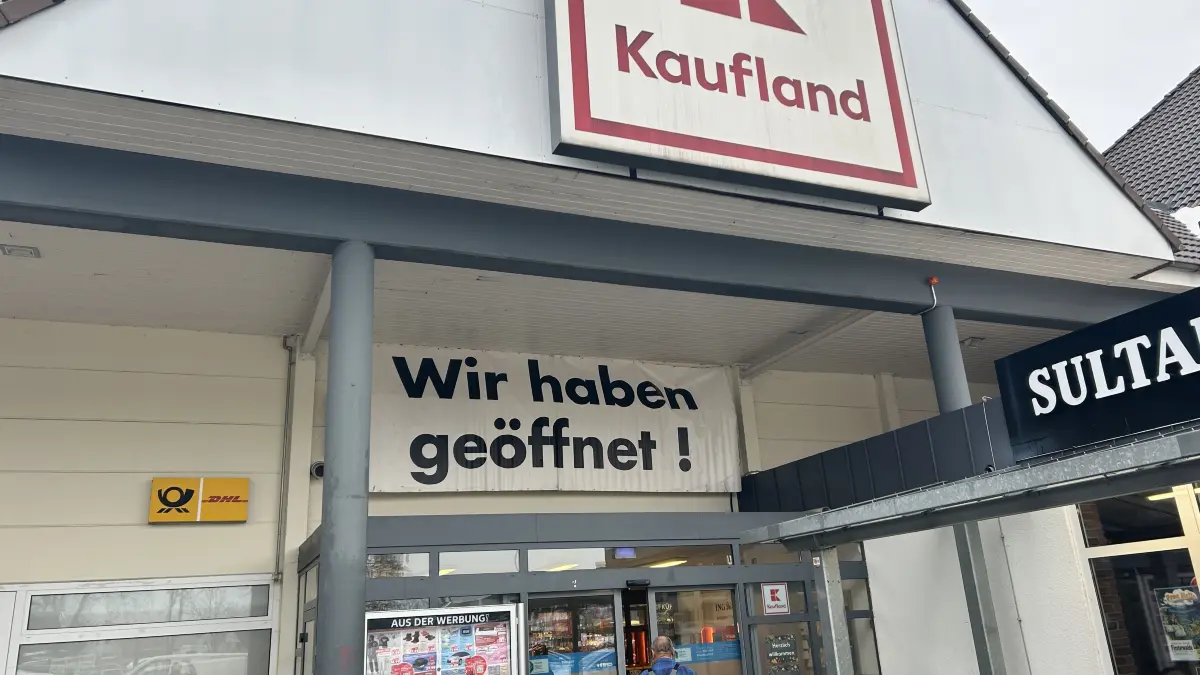 Kaufland in Finsterwalde hatte bereits wenige Stunden nach der Havarie wieder geöffnet. Doch einige Bereiche sind nach wie vor für die Kunden gesperrt.