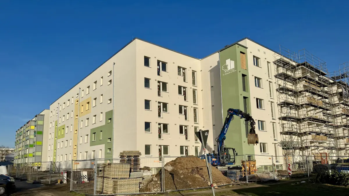 Kurz vor dem Abschluss steht der Ausbau zweier Wohnhäuser der GWG am Delphinbad in der Neustadt von Lübbenau.