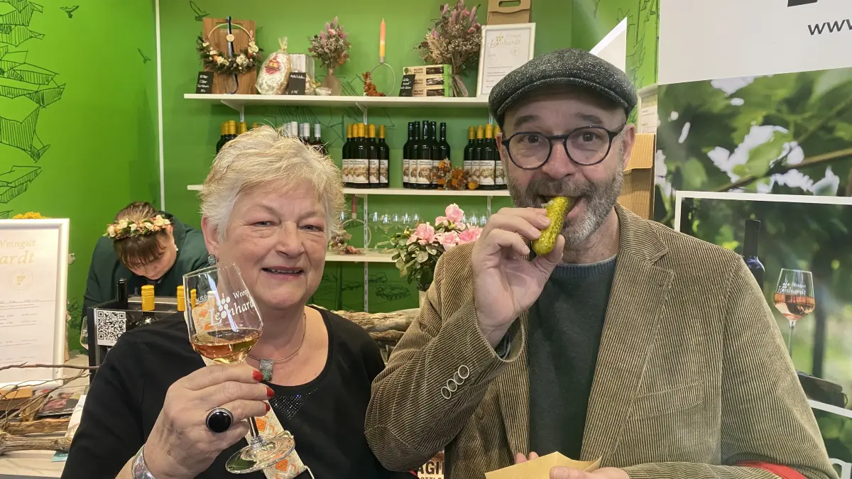 Barbara Hackenschmidt und Mike Prach haben sich den Auftritt ihres Landkreises in Berlin nicht entgehen lassen.