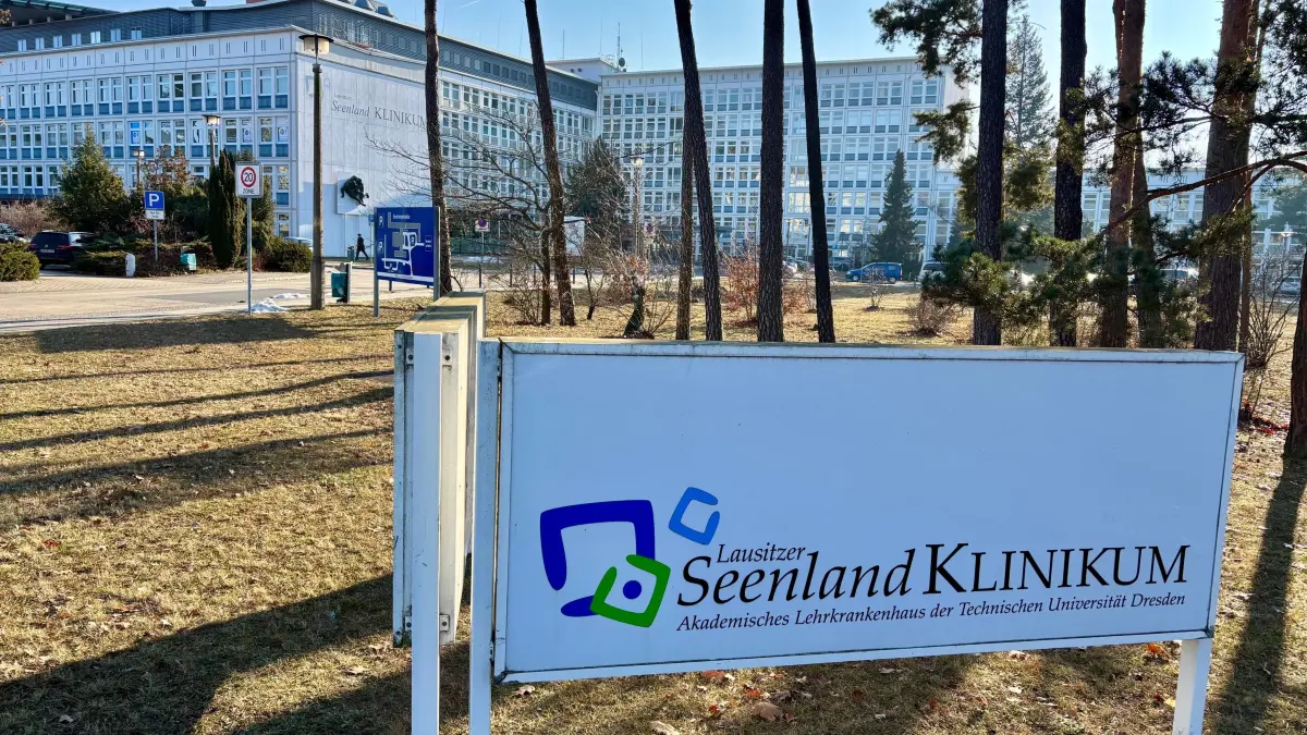 Das Lausitzer Seenland Klinikum in Hoyerswerda schaut auf ein äußerst positives Jahr 2025 zurück. Mehr ambulante OPs und alle Chefarztposten besetzt sind zwei Gründe dafür.