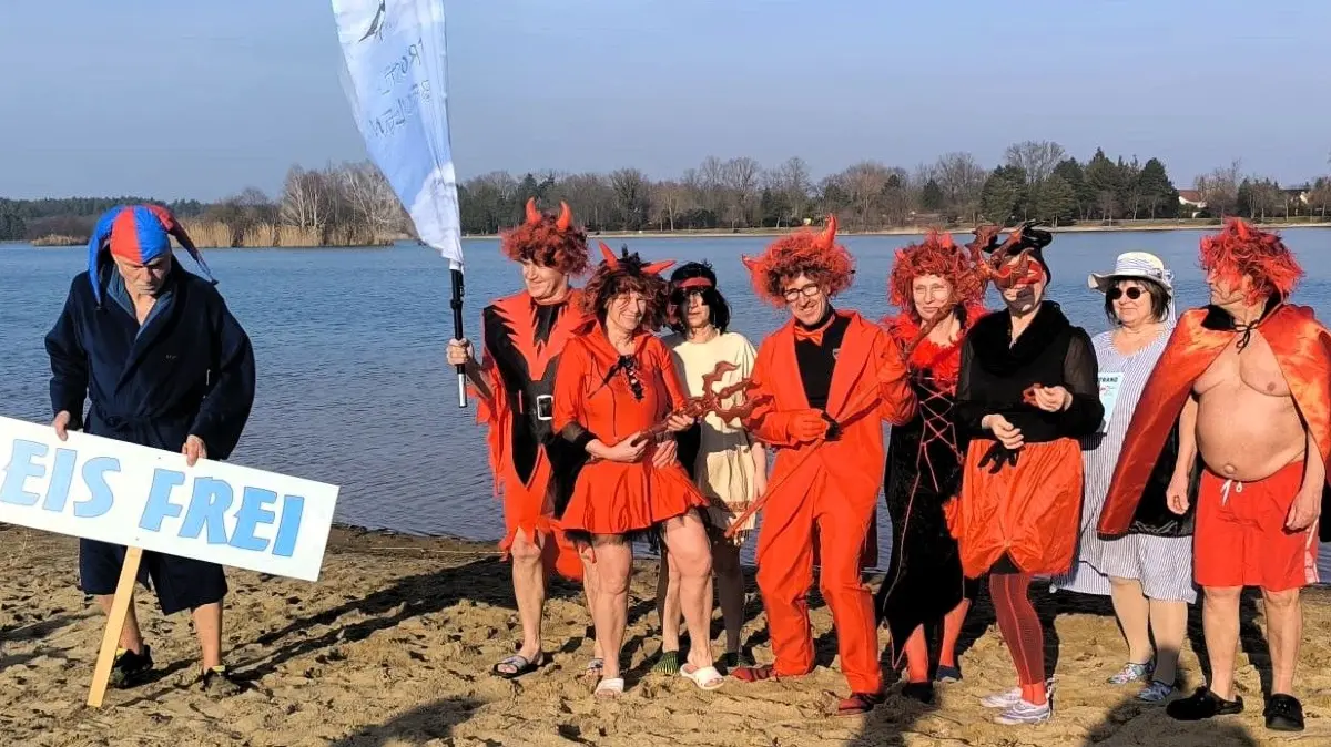 Die "Frostbeulen" in ihrem Element beim ersten Fasching dieser Art in Falkenberg 2025.