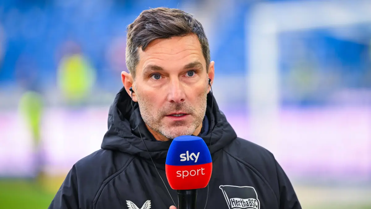 Karlsruher SC vs Hertha BSC - 2. Bundesliga: Trainer Stefan Leitl Hertha BSC spricht bei einem TV-nterview nach dem Spiel der 2. Bundesliga zwischen dem Karlsruher SC und Hertha BSC im BBBank Wildpark am 24. January 2026 in Karlsruhe, Deutschland. Foto von Silas Schüller/DeFodi Images Coach Stefan Leitl Hertha BSC speaks during an interview after the 2. Bundesliga match between Karlsruher SC and Hertha BSC at BBBank Wildpark on January 24, 2026 in Karlsruhe, Germany. Photo by Silas Schüller/DeFodi Images DFB / DFL REGULATIONS PROHIBIT ANY USE OF PHOTOGRAPHS AS IMAGE SEQUENCES AND/OR QUASI-VIDEO. Photo by Silas Schueller/DeFodi Images - *** Coach Stefan Leitl Hertha BSC speaks during an interview after the 2 Bundesliga match between Karlsruher SC and Hertha BSC at BBBank Wildpark on January 24, 2026 in Karlsruhe, Germany Photo by Silas Schüller DeFodi Images Coach Stefan Leitl Hertha BSC speaks during an interview after the 2 Bundesliga match between Karlsruher SC and Hertha BSC at BBBank Wildpark on January 24, 2026 in Karlsruhe, Germany Photo by Silas Schüller DeFodi Images DFB DFL REGULATIONS PROHIBIT ANY USE OF PHOTOGRAPHS AS IMAGE SEQUENCES AND OR QUASI VIDEO Photo by Silas Schueller DeFodi Images