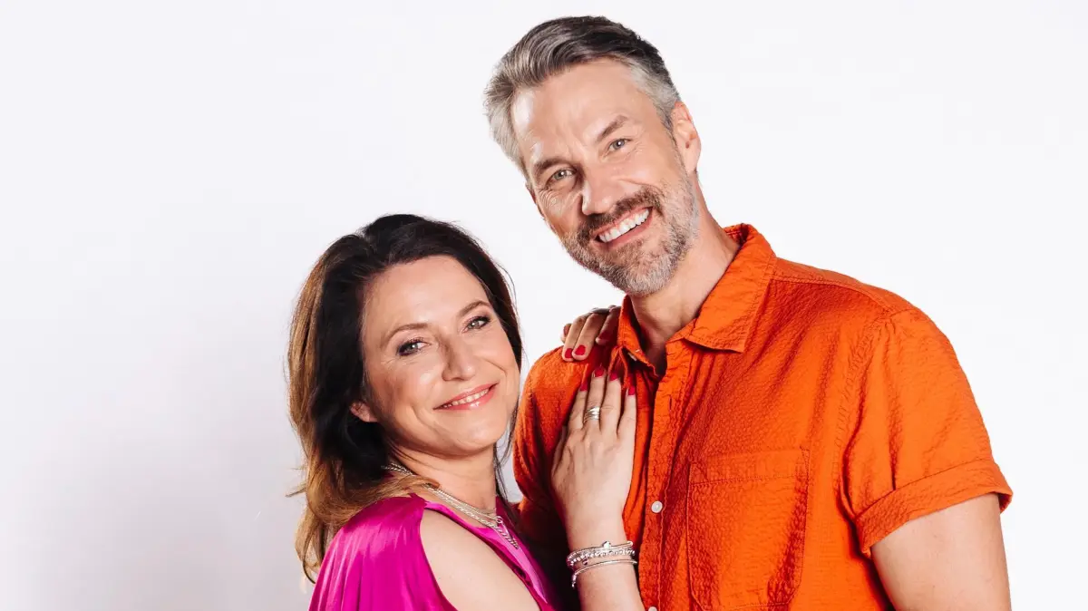 Daniela (Berrit Arnold) ist die Ehefrau von Serienliebling Henning (Stefan Bockelmann).