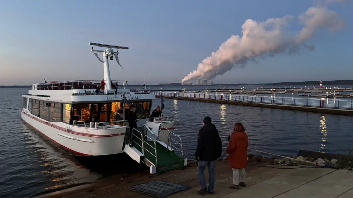 Solch ein Schiff wünschen sich die Protagonisten auch für die Lausitzer Restlochkette. Die Bärwalder Seelust würde dort zwar längen- und breitenmäßig durch Kanäle und Tunnel passen, allerdings nicht von der Höhe her.