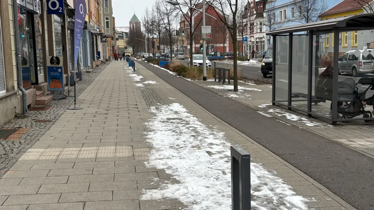 In der Bahnhofstraße in Senftenberg sind die Anwohner am vergangenen Dienstag zu extrem früher Stunde aus dem Schlaf geholt worden.