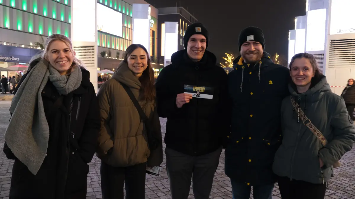 Die fünf Potsdamer hören zwar nicht jeden Tag Deutschrap, freuen sich aber sehr auf ihr erstes Apache Konzert -Konzert – vor allem den Hit „Roller“.