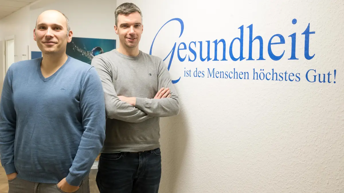 Christoph Rietschel (l.) und Björn Hentschel freuen sich auf die baldige Eröffnung der neuen Arztpraxis.