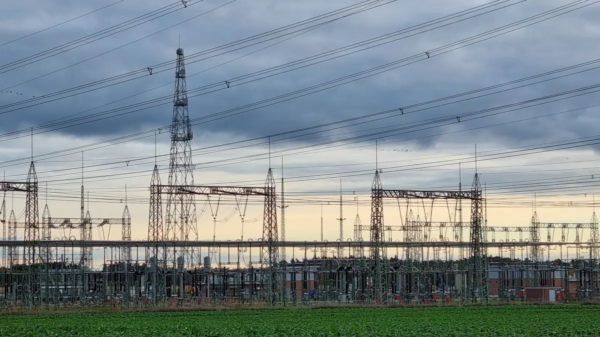 Umspannwerk in Ragow nahe Lübbenau. Anliegend werden zwei Batteriespeicherwerke und ein Solarpark gebaut.