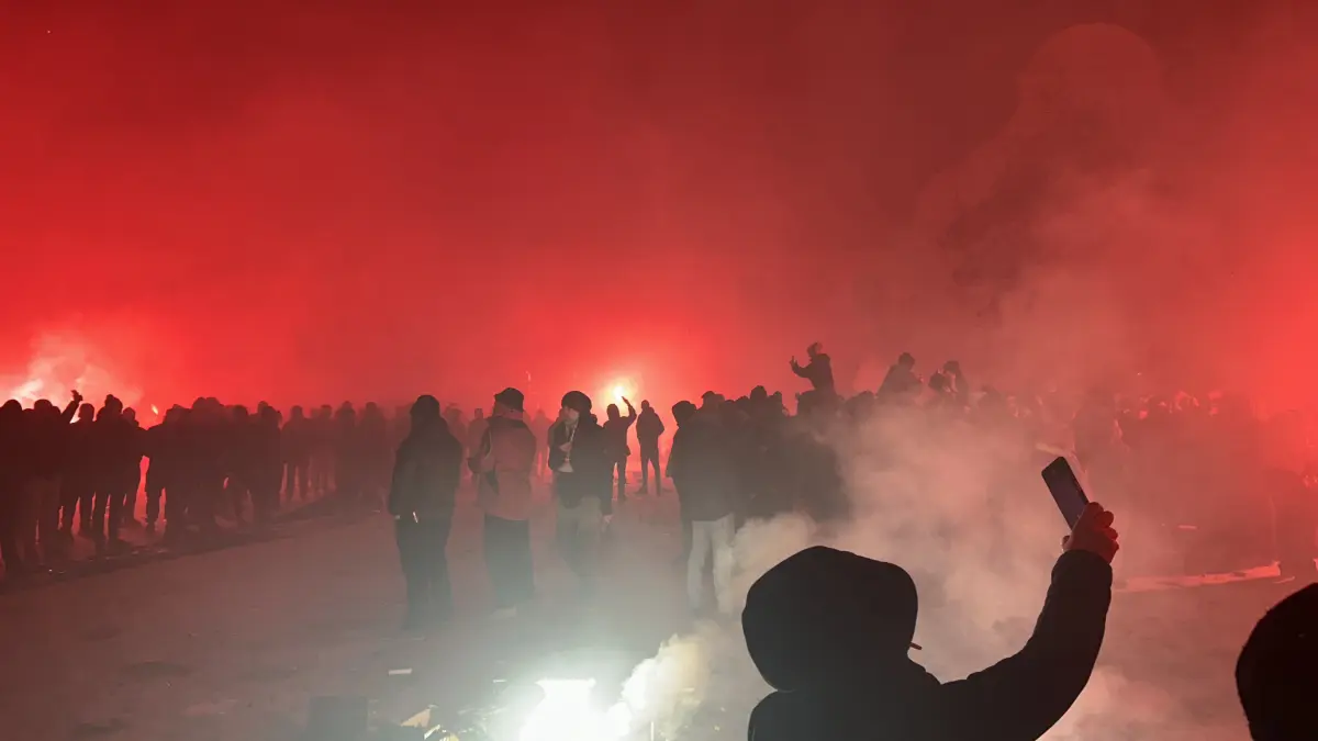 Energie-Cottbus-Fans feiern 60. Vereinsgeburtstag am Altmarkt